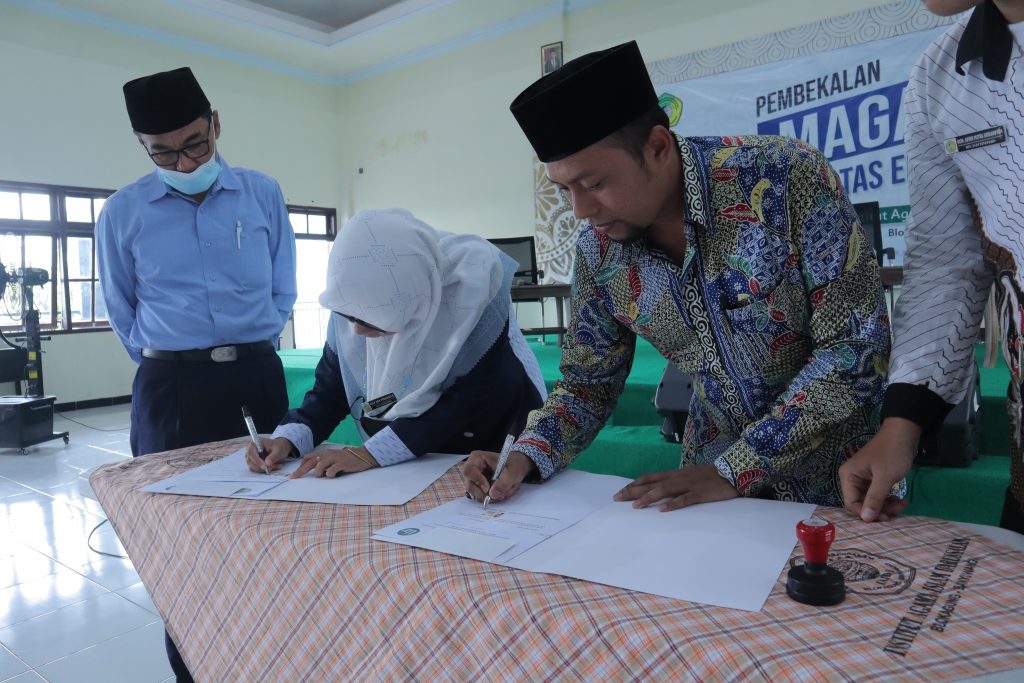 Penandatangan MoU dengan pihak BMT Nusantara dan IAIDA