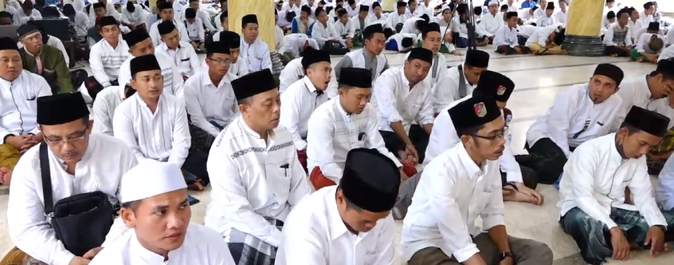 Pengajian rutin ahad legi Pondok Pesantren Darussalam Blokagung