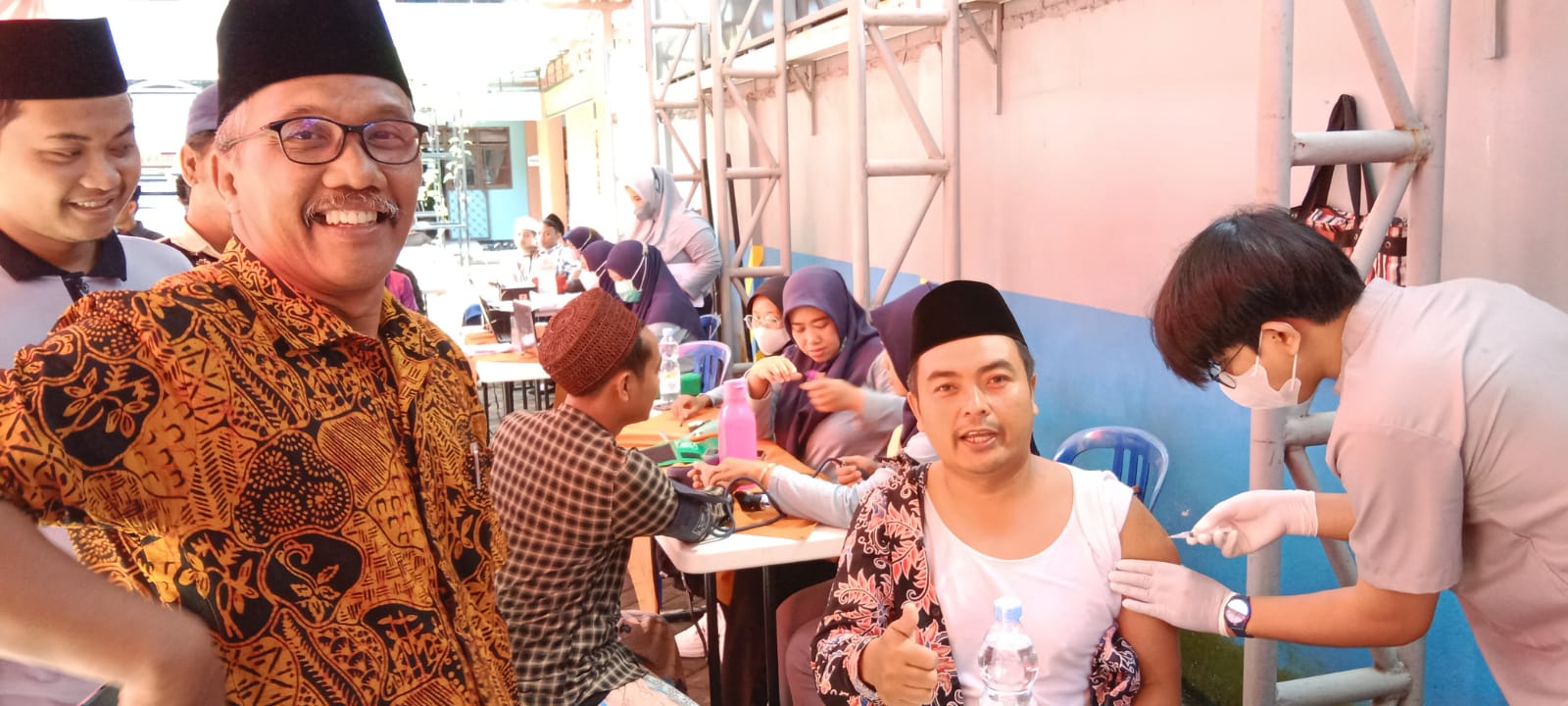 Vaksin Boster ke – 2 Dosen, Guru dan Karyawan Yayasan Pondok Pesantren Darussalam Blokagung